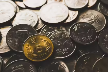 How Micro-Saving Differs from Traditional Saving Methods