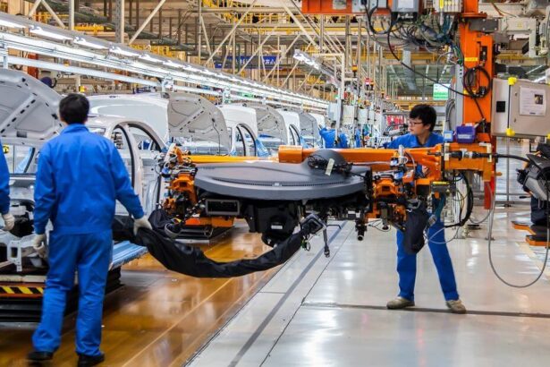 China Factory Activity Slows in October, Misses Expectations